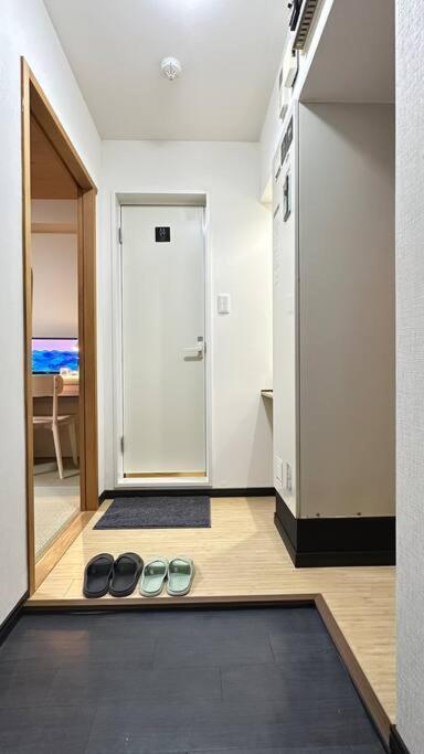 102号室花園町駅と萩之茶屋駅各2分ベット2台専用バスルーム付きアクセス抜群 Appartamento *